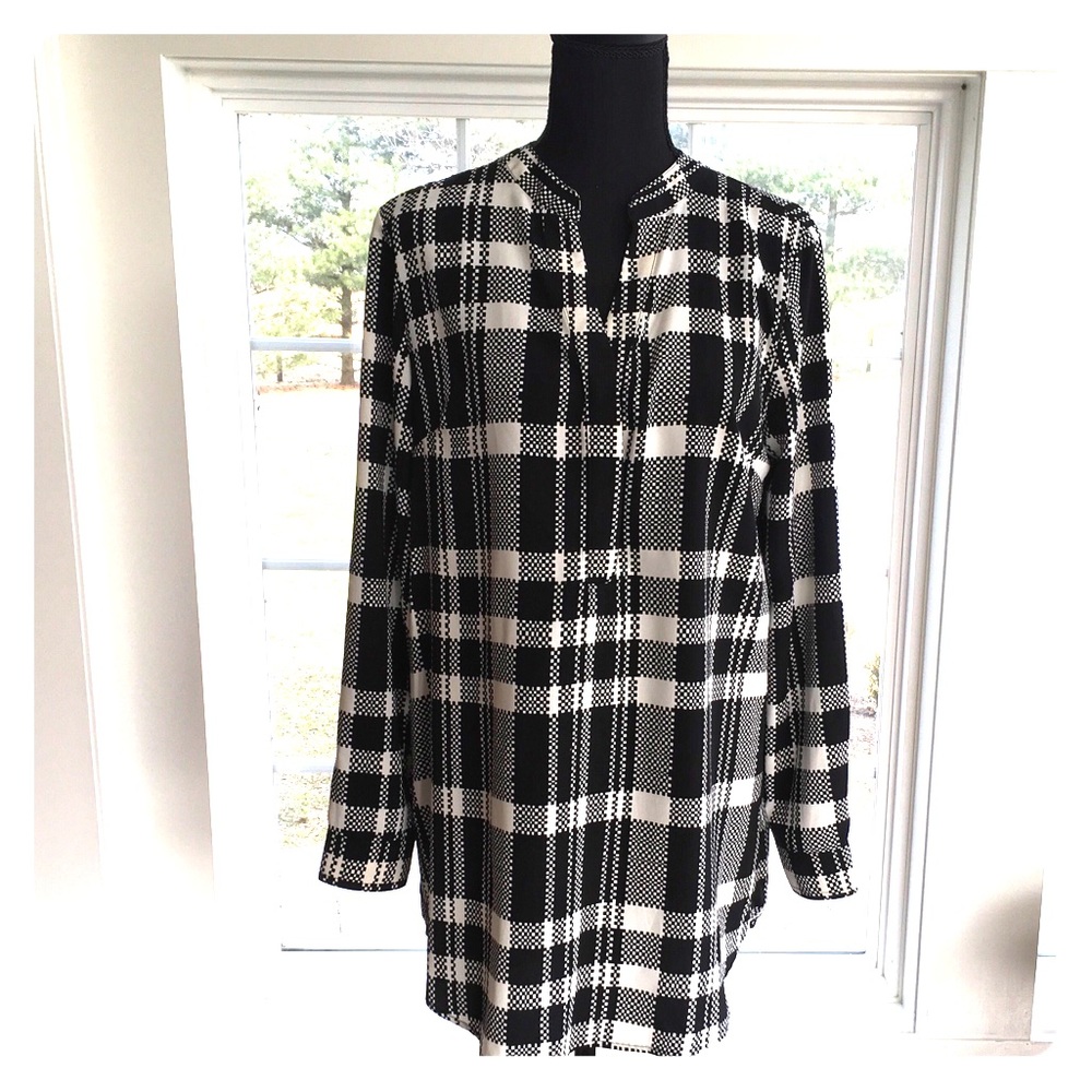 🌷EUC Gianni Bini tunic blouse